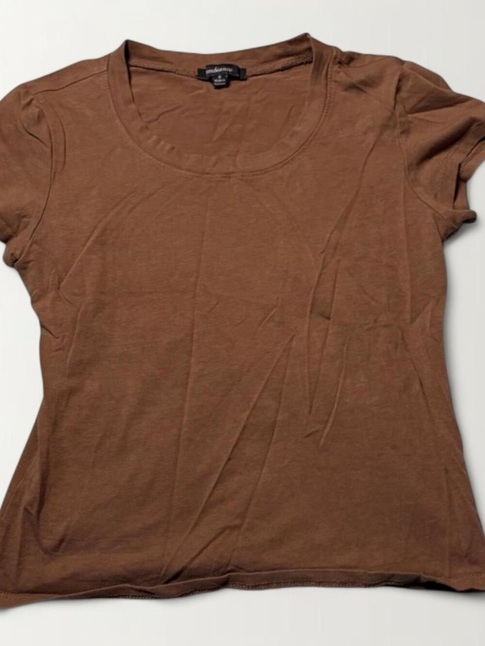 Brown tight-fitting super flattering basic tee - Size S